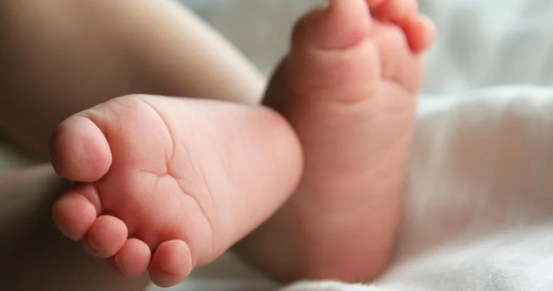 Θρήνος στη Λαμία – Μωράκι τριών μηνών ξεψύχησε στον δρόμο